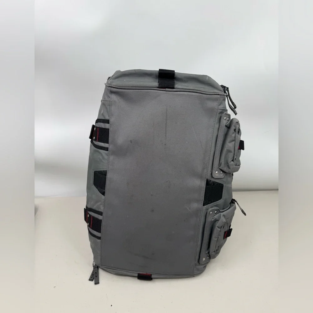 Oakley men duffel